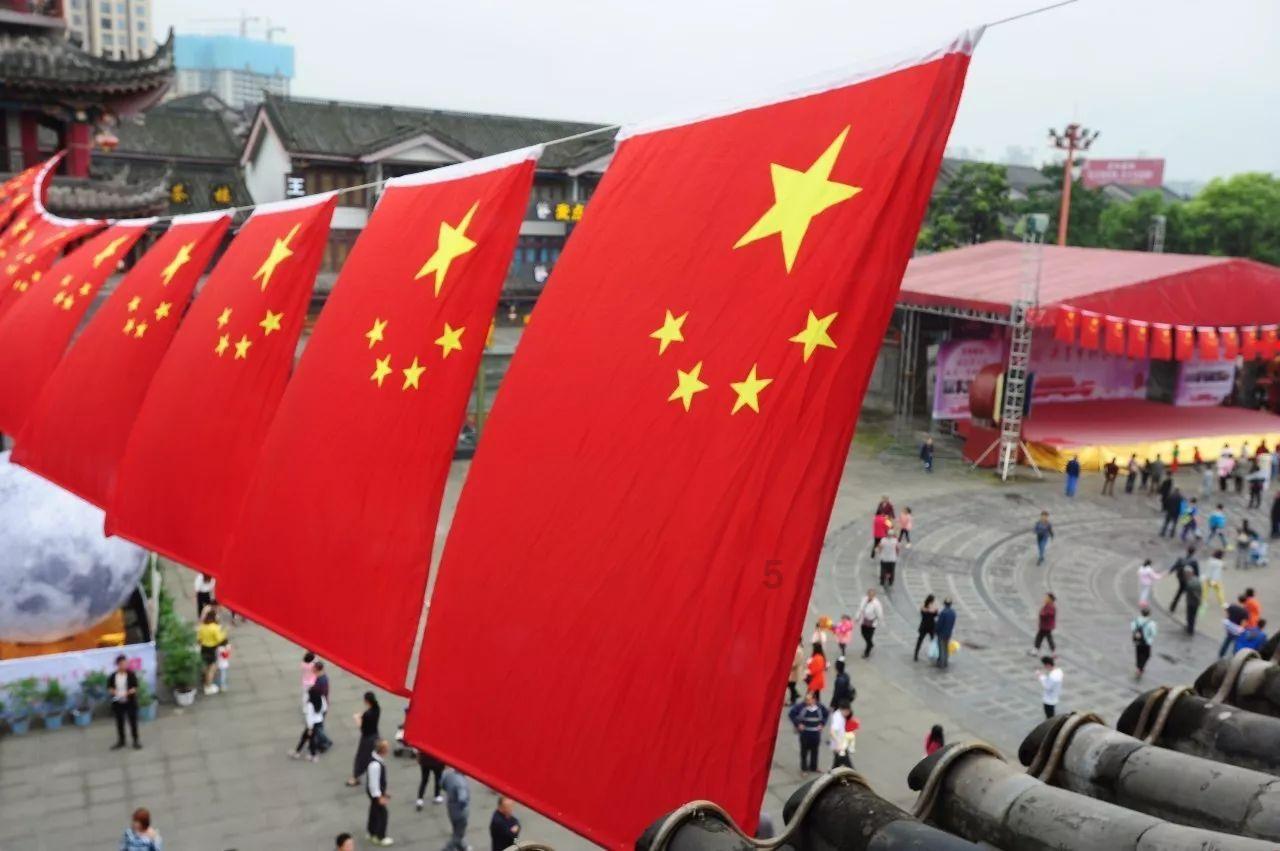 闯红灯?交警:安排!